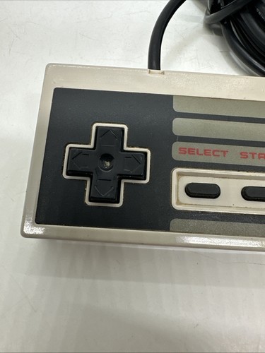 NES Controller OEM Original Nintendo Brand NES-004 - Picture 2 of 9