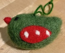 ADORABLE HANDMADE NEEDLE FELTED GREEN BIRD ORNAMENT 