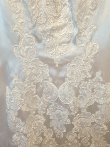 White satin applique organza ruffled wedding dress size 10 - Picture 12 of 12