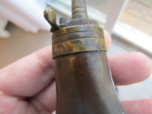 Early Pistol Powder flask,Great Patina,Estate Sale one of Eight - Foto 4 di 7