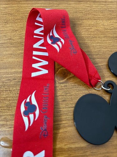 Disney Cruise Line DCL WINNER Mickey Mouse Lanyard Medal Medallion Red Black - Picture 3 of 3