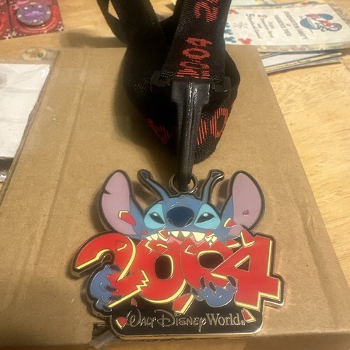 Disney World 2004 Stitch Pin Trading Schlüsselband mit Metallstich Essen - Bild 2 von 3