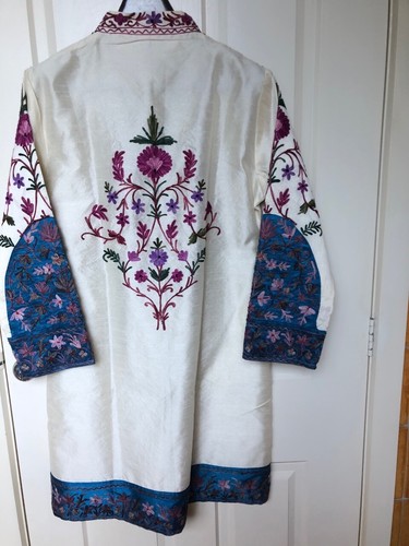 Ladies Silk floral embroidered jacket- button front and fully lined Size 10-12 - Picture 7 of 9