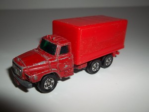 tomica nissan diesel