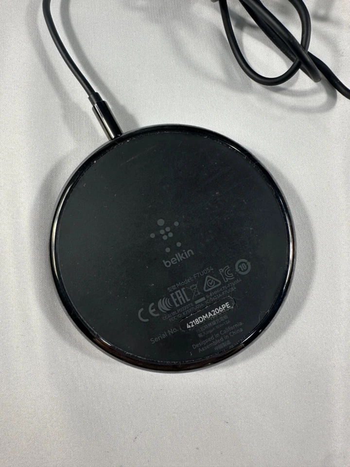 Belkin Boost Up F7U050 Black Wireless Standard Charging Pad W/ Cable For iPhone - Image 3 of 4