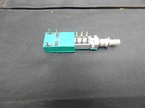 BOTÓN INTERRUPTOR ITT SHADOW NE182A2UEEP DPDT 6A 250V - VENDEDOR DE EE. UU. ENVÍO RÁPIDO - Imagen 2 de 3