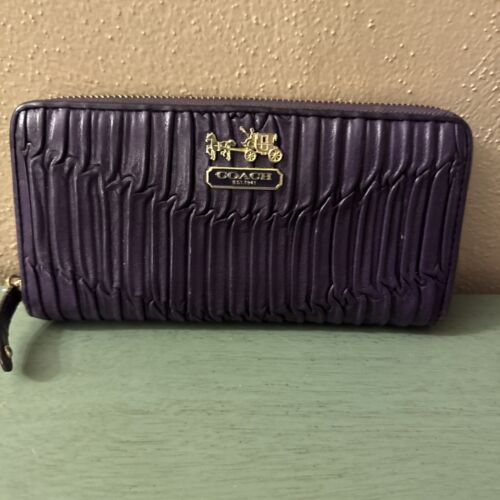 COACH Madison Gathered Twist Purple Leather Clutch Wallet Gold Hardware EUC - Picture 3 of 7