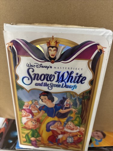 Snow White And The Seven Dwarfs (VHS)