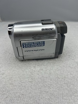 SONY ソニー DCR-HC30 miniDV ビデオカメラ Sony DCR-HC30 Mini DV digital camcorder at Crutchfield