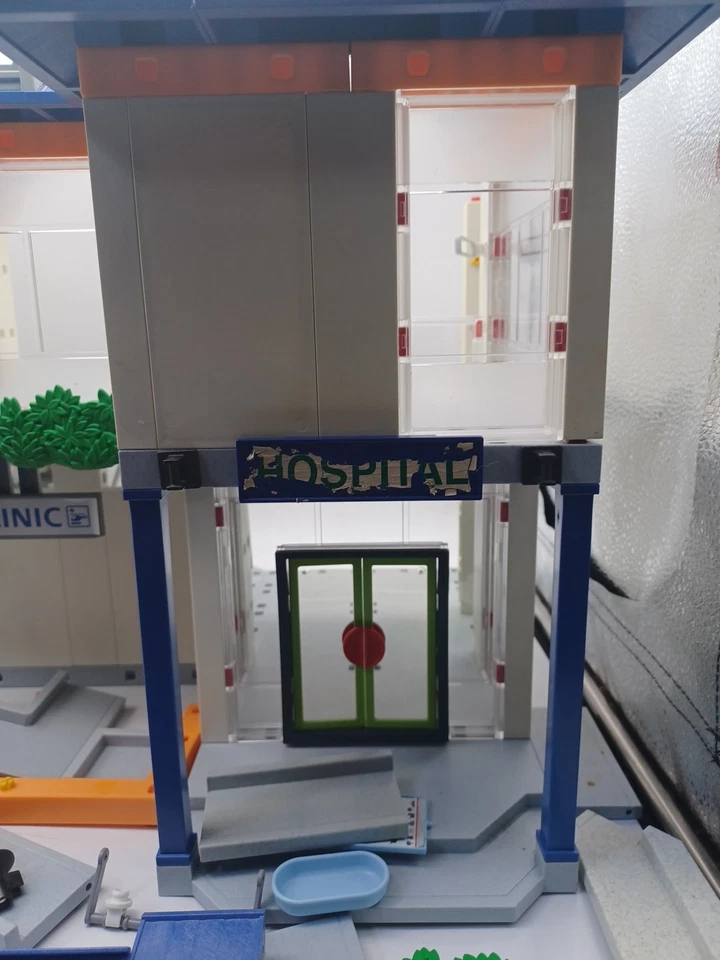 Playmobil 4404 Hospital, Incomplete. - Image 2 of 4