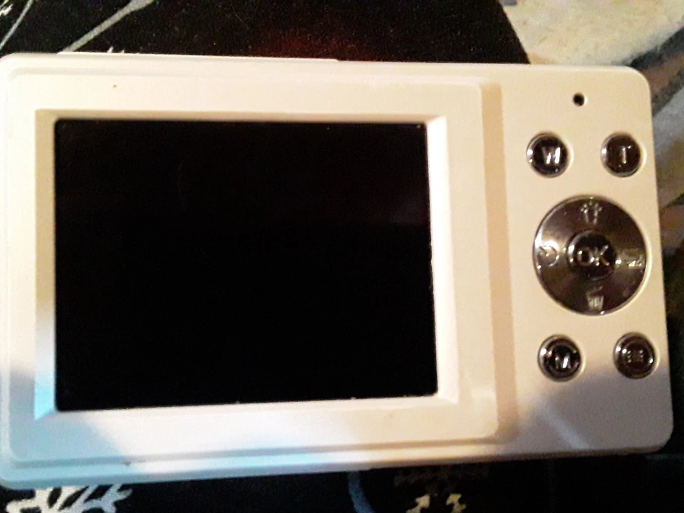 VIVITAR PopSnap Digital Camera VEC S124 2.4" Screen 1080 HD - White Tested - Image 2 of 4