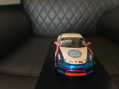 SPARK 1/18 PORSCHE CAYMAN GT4 CLUBSPORT #64 TGM 2016 DEALER EDITION WAX 02100020 - Picture 3 of 15