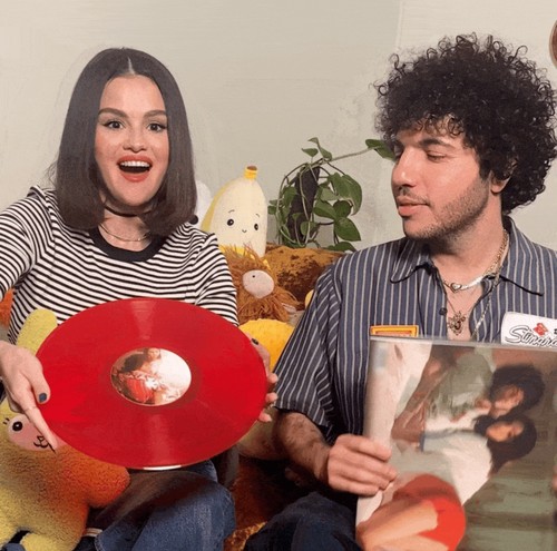 SELENA GOMEZ I SAID I LOVE YOU FIRST SIGNED CANDY CANE RED VINYL AUTOGRAPHED - Picture 1 of 4
