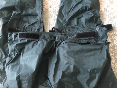 Pantalones de lluvia verdes de nailon recubiertos de poliuretano resistentes de montaña pequeños para hombre senderismo - Imagen 5 de 7