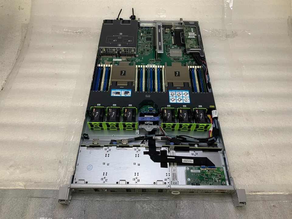 Cisco UCSC-C220-M4S 2x Xeon E5-2637 v4 3.5GHz 32GB RAM 1TB HDD NO OS Good - Image 2 of 4