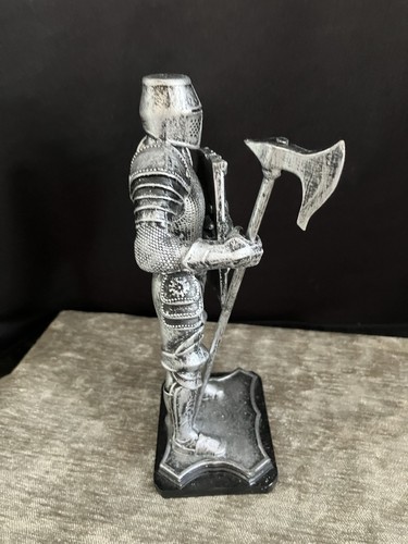 Resin Knight Statue - Picture 6 of 9