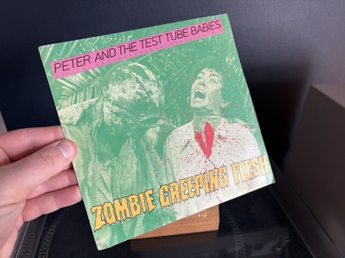 Peter And The Test Tube Babies Zombie Creeping Flesh UK 1983 7” Vinyl VG+/VG+ - Picture 2 of 5