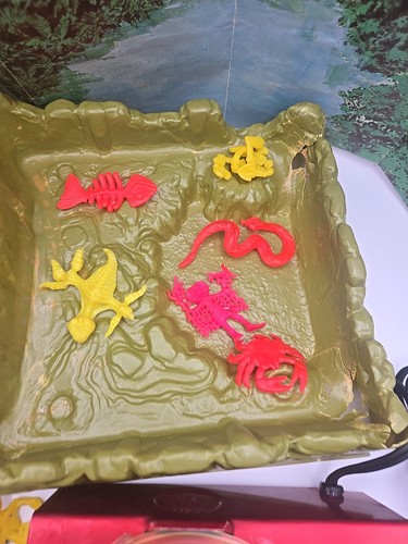 Vintage 1968 Mattel Strange Change Machine The Lost World Toy Playset with Box - Picture 6 of 23