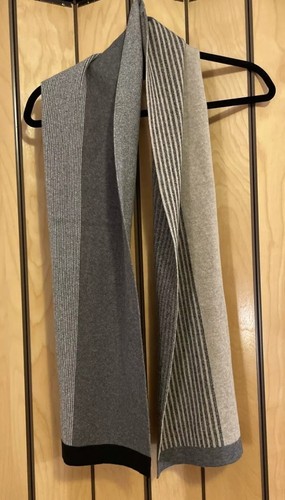 Nuovo con etichette!! Banana Republic Sciarpa Grafica Grigio con Beige, Nero - Foto 7 di 11