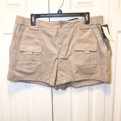Harper & Ivy Juniors Beige 3” Cargo Shorts Size Large - Picture 2 of 6