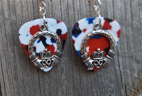 Pendientes Claddagh Charm Guitarra Pick con Pendientes de Acero Quirúrgico - Imagen 6 de 11