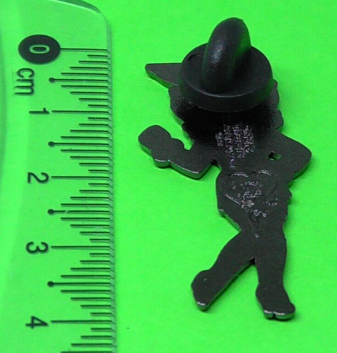 Betty Boop Character Small Enamel Pin Badge Leaf in Hair Band Headdress Outfit - Picture 2 of 6