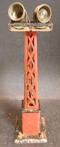 Vintage-Marx-Dual-Floodlight-Tower-Red-amp-Black-10-25-034-x-2-75-034-Good-Very-Good