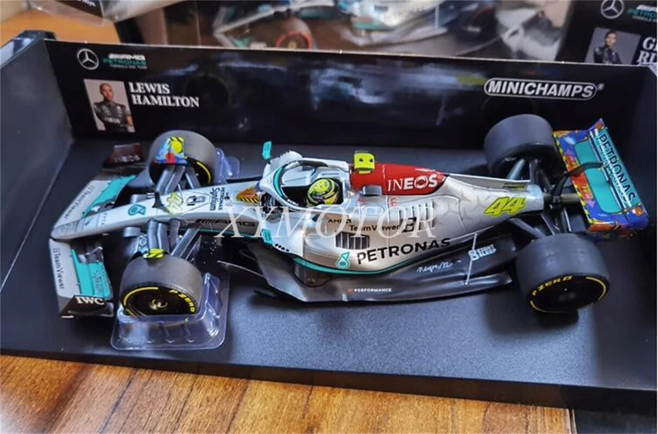 MINICHAMPS 1:18 Benz AMG F1 W13 2022 Hamilton/Russell Model Car Miami/Spain - Image 3 of 4