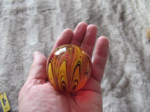 Collection of Glass Paperweights *Vintage* - Picture 16 of 19