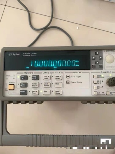 HP/Keysight Agilent 53181A Universal Frequency Counter 225MHZ/ - Picture 1 of 6