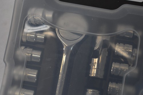 DieHard 21 Piece Ratchet & Socket Set 3/8" SAE Metric 6 Point Tools DH50105 - Picture 3 of 6