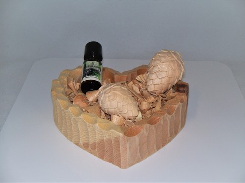 Zirben Holz Duftset HERZ SCHALE 15x16cm+2 ZAPFEN 6/5cm+ BIO ZIRBELKIEFER ÖL 10ml - Bild 2 von 19