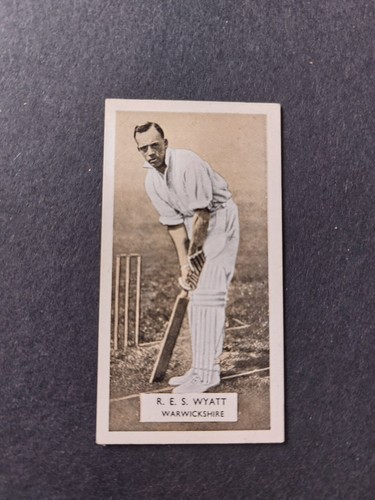 Carreras Cigarette Cards - Cricketers - A Series of 50 (Brown) - 1934 - Picture 44 of 83