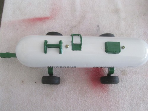 1/16 SCALE CUSTOM ERTL JOHN DEERE ANHYDROUS AMMONIA TANK - Picture 2 of 4