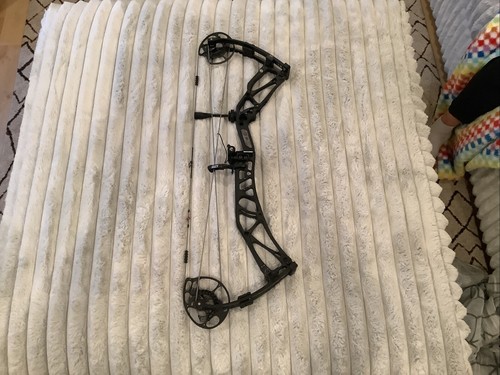 2022 LEFT HAND Elite Enkore compound bow 70# Matte Black With Rest - Picture 6 of 24