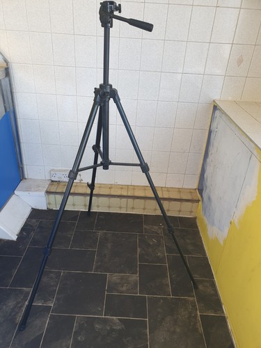 TRIPOD stand for camera / VIDEO CAMERA VELBON DF-61 TRIPOD