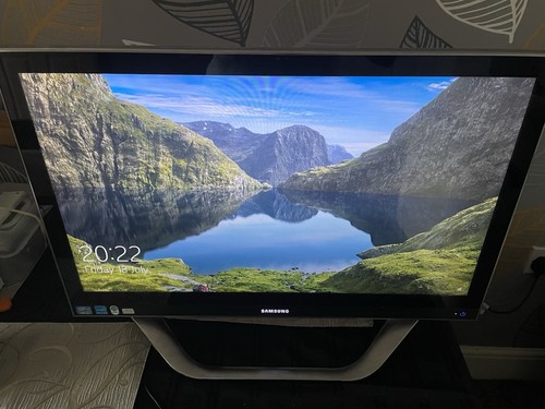 Samsung All-in-One PC | 23.6” Touch | i3 | Windows 8 + Original Charger