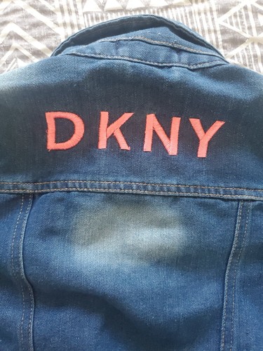 DKNY Girls Jean Jacket Long Sleeve Snap Denim Blue Pink Logo Girls Size 6 Youth - Picture 6 of 6