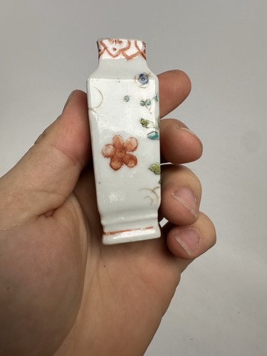 Jarrón de porcelana rosa familiar en forma de diamante de la República de la dinastía Qing tardía china - Imagen 8 de 13