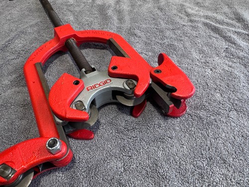 (LotA2) Ridgid 73162 Model 424 Heavy Duty Hinged Pipe Cutter - 2"-4" Capacity - Picture 14 of 19