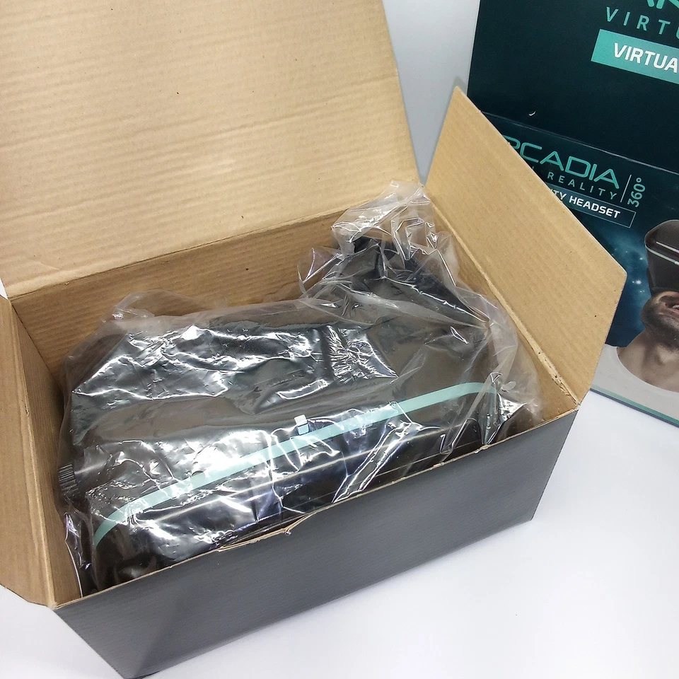 Arcadia Virtual 360 Reality Headset Smart Phones Google Apple - Image 2 of 4