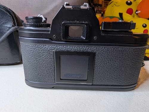 Nikon Em 35mm Black SLR Film Camera W 50mm Lens + 80-200 Zoom Included Case Bag - Picture 12 of 17