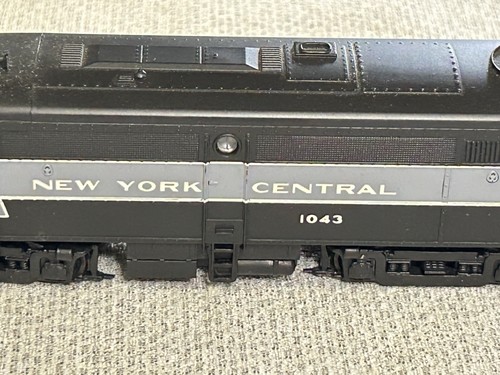 Walthers ho ALCO FA-1 New York Central #1043 - Picture 3 of 14