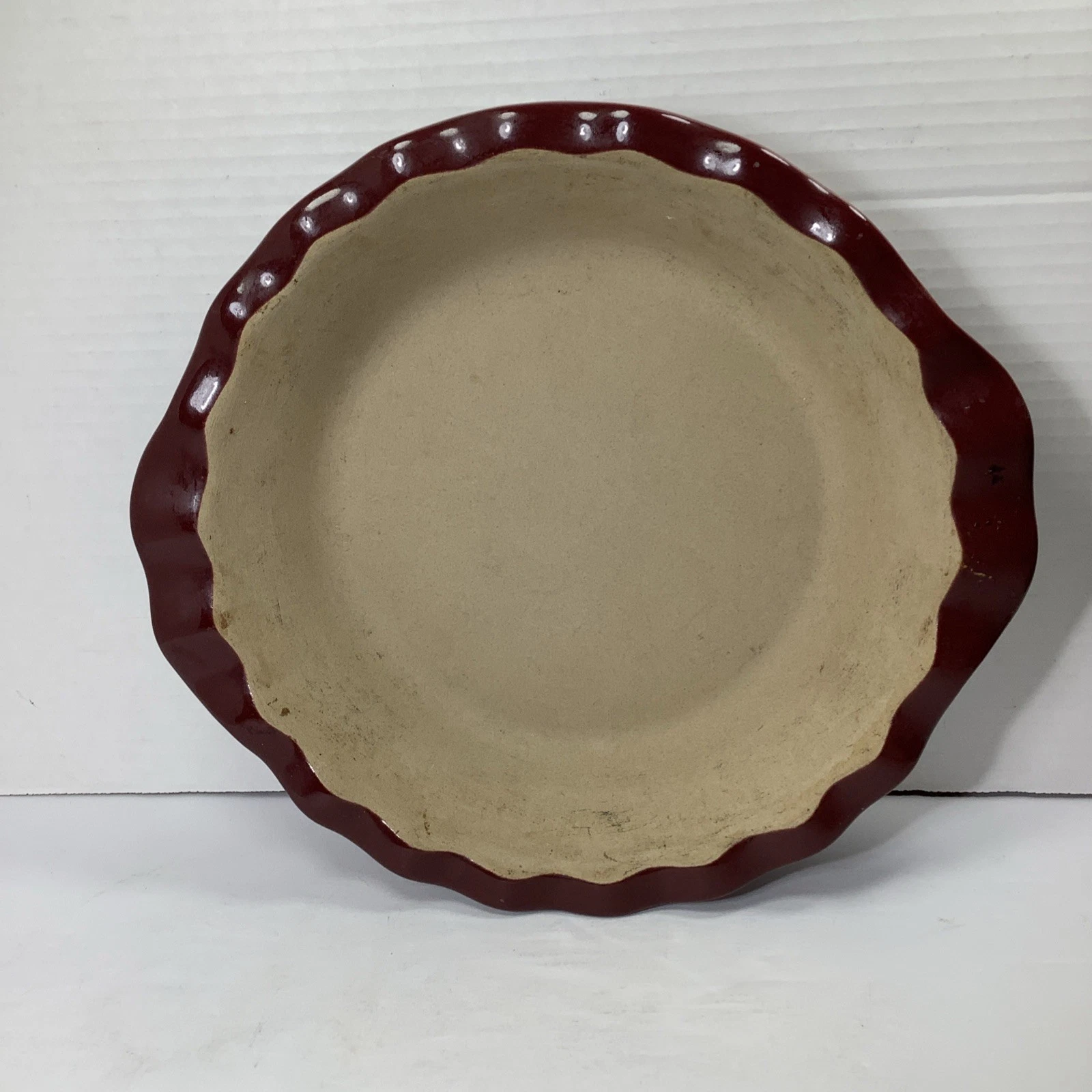 PAMPERED CHEF Stone Ware 9in Deep Dish Pie Plate Cranberry Scallop 1332