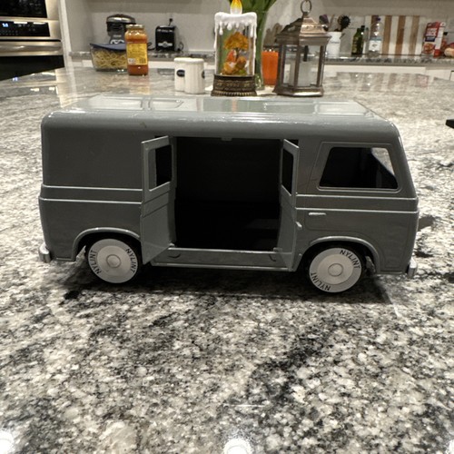 Nylint Next Generation "Rain" Cargo Van Working Doors Gray Autographed - Picture 9 of 13