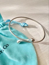 TIFFANY & Co. Teardrop Bracelet Bangle Silver 925 AG SS Accessory With Pouch