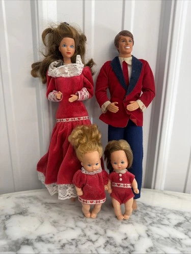 MATTEL VINTAGE 1986 HEART FAMILY KISS & CUDDLE - Mom, Dad, Baby Boy, Baby Girl