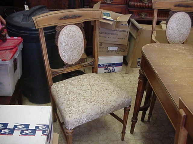 Watertown Tobogán Francés Campo Luz Caoba Comedor Conjunto De Colección Watertown WI Foto 2 de 4