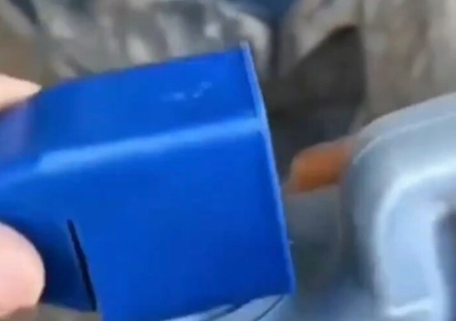 Funnel Flex Oil Gas Antifreeze Hose Lock On Bottle Windshield Wiper Fluid - Picture 6 of 7