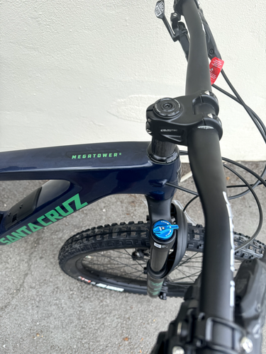 New 2023 Santa Cruz Megatower Carbon C Size Small MTB - Picture 4 of 8